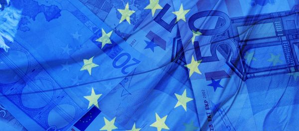 Money and flag of the European Union Money and flag of the European Union - Sputnik International