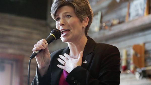 Republican Senate candidate Joni Ernst speaks during a campaign stop in Council Bluffs, Iowa, Friday, Oct. 31, 2014 - Sputnik International