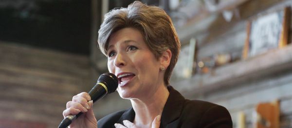 Republican Senate candidate Joni Ernst speaks during a campaign stop in Council Bluffs, Iowa, Friday, Oct. 31, 2014 Republican Senate candidate Joni Ernst speaks during a campaign stop in Council Bluffs, Iowa, Friday, Oct. 31, 2014 - Sputnik International
