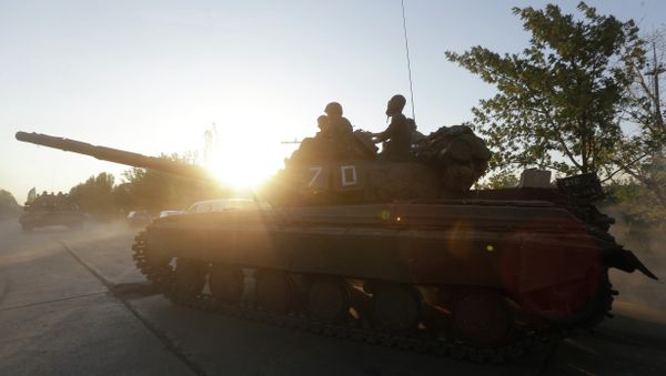 Washington expresses concern over the reports on the movements of heavy weapons and tanks near the front lines in eastern Ukraine - Sputnik International