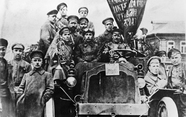 Revolutionary soldiers in Moscow. (File) Revolutionary soldiers in Moscow. (File) - Sputnik International