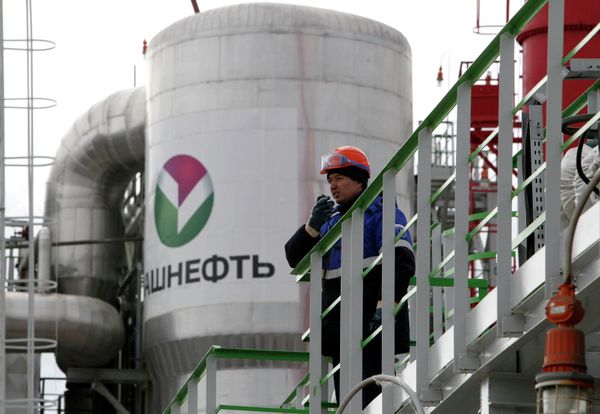 An employee talks on a portable radio set at a refinery owned by Bashneft company in the city of Ufa An employee talks on a portable radio set at a refinery owned by Bashneft company in the city of Ufa - Sputnik International