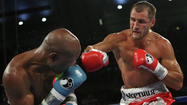 Russian fighter Sergey Kovalev has defeated 49-year-old boxing legend Bernard Hopkins of the US on Saturday - Sputnik International