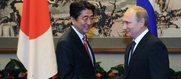Russian President Putin and Japanese Prime Minister Abe also discussed a peace agreement and the crisis in Ukraine. - Sputnik International