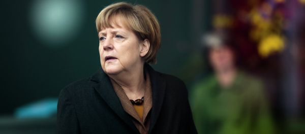 German Chancellor Angela Merkel waits for the arrival of Pakistani Prime Minister Nawaz Sharif for talks at the chancellery in Berlin, Tuesday, Nov. 11, 2014 - Sputnik International