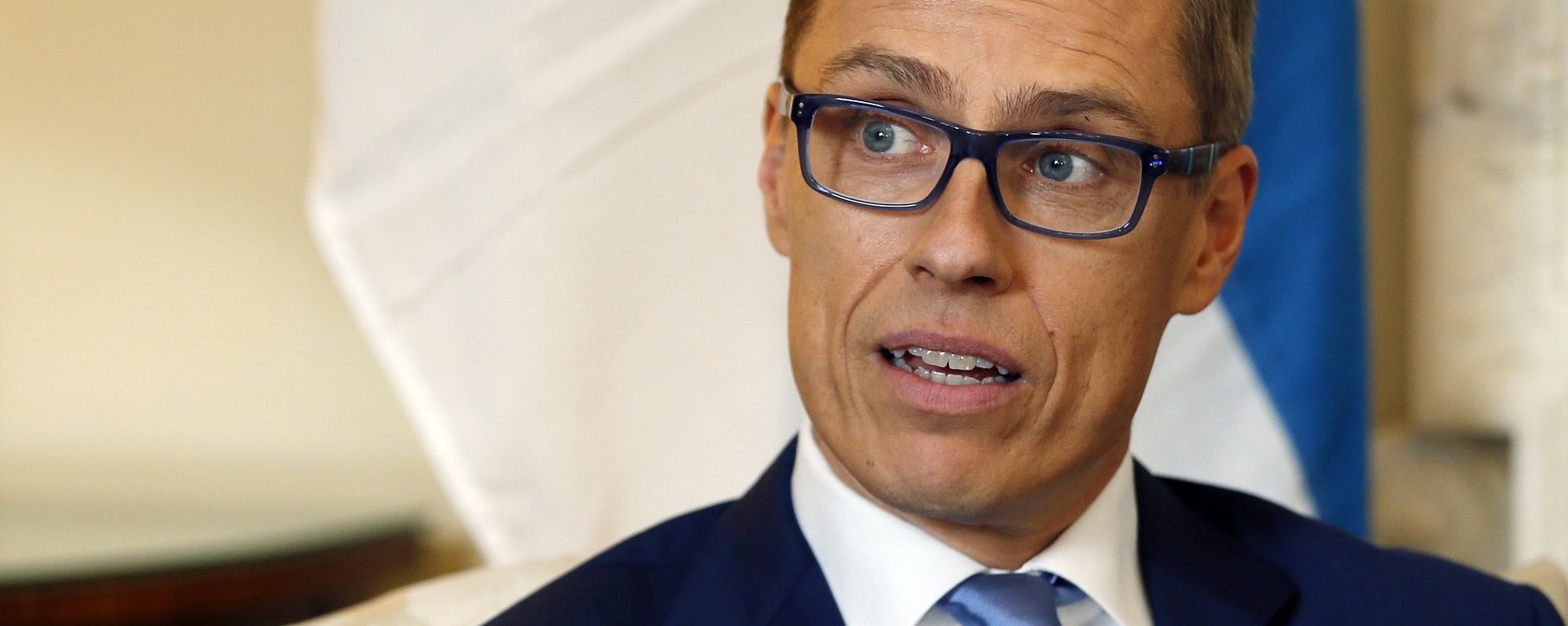 Finland's Prime Minister Alexander Stubb speaks to the media during a meeting with Britain's Prime Minister David Cameron inside 10 Downing Street in London, Wednesday, Oct. 8, 2014 Finland's Prime Minister Alexander Stubb speaks to the media during a meeting with Britain's Prime Minister David Cameron inside 10 Downing Street in London, Wednesday, Oct. 8, 2014 - Sputnik International, 1920, 07.11.2024