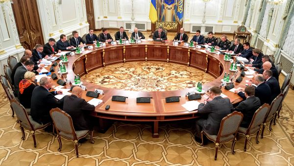 Ukrainian President Poroshenko holds meeting of Security and Defense Council - Sputnik International
