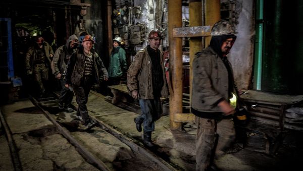 Miners leaving the Chelyuskintsev mine in Donetsk - Sputnik International
