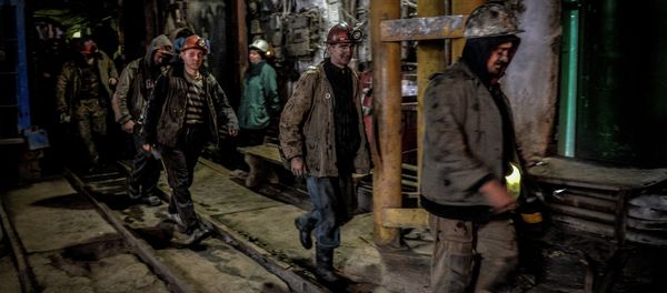 Miners leaving the Chelyuskintsev mine in Donetsk - Sputnik International