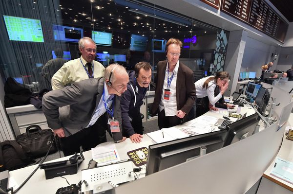 Touchdown! Rosetta Mission Philae Lands on Comet - Sputnik International