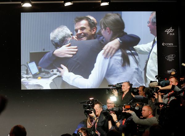 Touchdown! Rosetta Mission Philae Lands on Comet - Sputnik International
