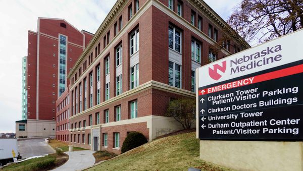 Nebraska Medicine is one of the four medical centers equipped with special biocontainment units and staffed by experienced professionals able to cope with highly contagious diseases. - Sputnik International