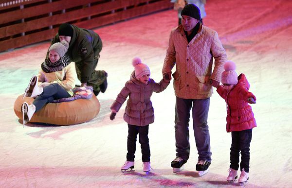 Ice and Pop-Art: Skating Rink in Moscow's Gorky Park Ice and Pop-Art: Skating Rink in Moscow's Gorky Park - Sputnik International