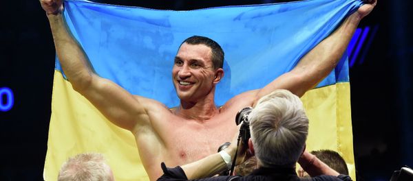 Ukrainian boxer Wladimir Klitschko knocked out Kubrat Pulev in the fifth round and retained his IBF heavyweight title in Hamburg. Ukrainian boxer Wladimir Klitschko knocked out Kubrat Pulev in the fifth round and retained his IBF heavyweight title in Hamburg. - Sputnik International