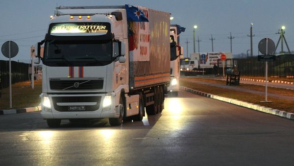 All the trucks of the Russian humanitarian aid convoy have crossed the Russian-Ukrainian border and entered Russia's Rostov Region, a Sputnik reporter said. - Sputnik International