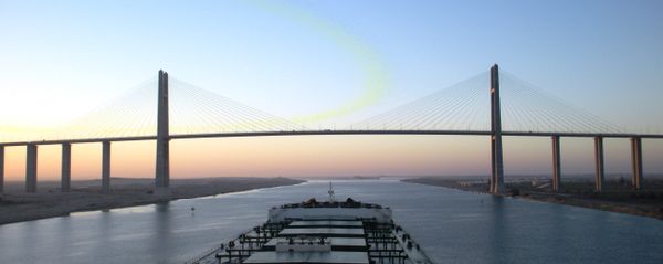 Capesize bulk carrier, approaches the Suez Canal Bridge Capesize bulk carrier, approaches the Suez Canal Bridge - Sputnik International