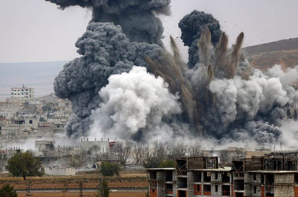 Syrian Kobani Sustains US Airstrikes Syrian Kobani Sustains US Airstrikes - Sputnik International