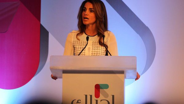 Jordanian Queen Rania giving a speech - Sputnik International
