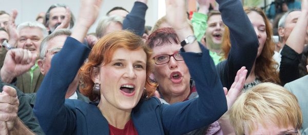 German Left Party Chairwoman Katja Kipping (left) told local media that Angela Merkel should invite Vladimir Putin to the next G8 Summit in Schloss Elmau. German Left Party Chairwoman Katja Kipping (left) told local media that Angela Merkel should invite Vladimir Putin to the next G8 Summit in Schloss Elmau. - Sputnik International