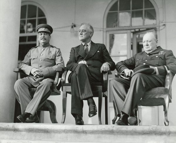 Josef Stalin, Franklin Roosevelt, and Winston Churchill at the WW2 Teheran Conference - Sputnik International