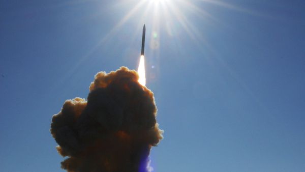 A Ground-Based Interceptor is shown shortly after liftoff from Vandenberg Air Force Base, Calif., on Friday, Dec. 5, 2008 - Sputnik International
