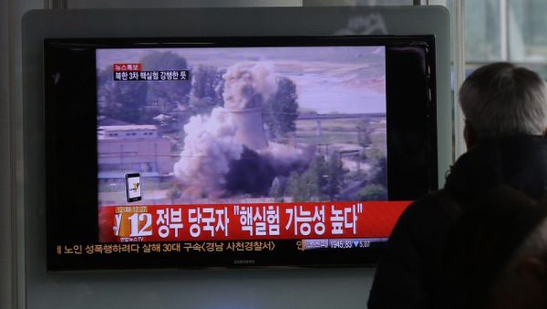 A South Korean man watches a TV news showing a file footage of North Korea's nuclear test at the Seoul train station in Seoul, South Korea A South Korean man watches a TV news showing a file footage of North Korea's nuclear test at the Seoul train station in Seoul, South Korea - Sputnik International