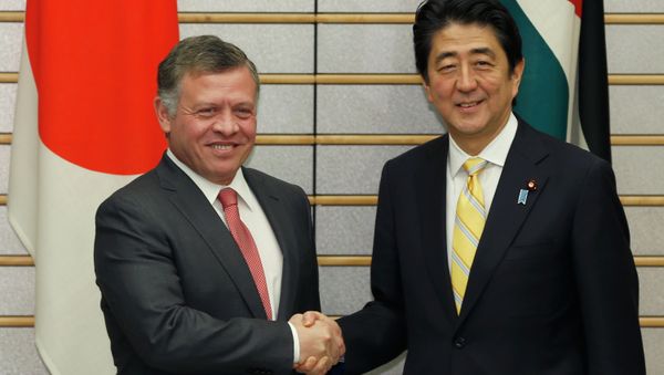 Jordanian King Abdullah II, left, and Japanese Prime Minister Shinzo Abe - Sputnik International