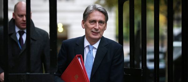 Foreign Secretary Philip Hammond arrives in Downing Street on November 19, 2014 in London, England. Foreign Secretary Philip Hammond arrives in Downing Street on November 19, 2014 in London, England. - Sputnik International