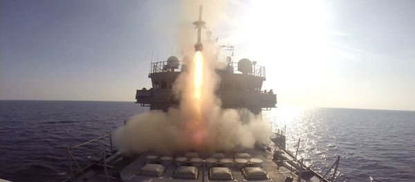 South Korean destroyer Uljimundeok during a fire drill South Korean destroyer Uljimundeok during a fire drill - Sputnik International
