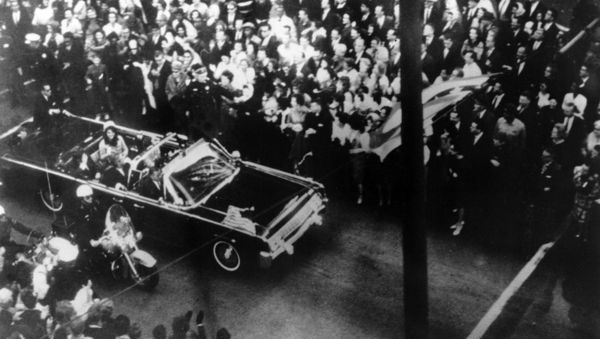 PHOTO: EAST NEWS/EVERETT COLLECTION Kennedy motorcade, Dallas, November 22 - Sputnik International