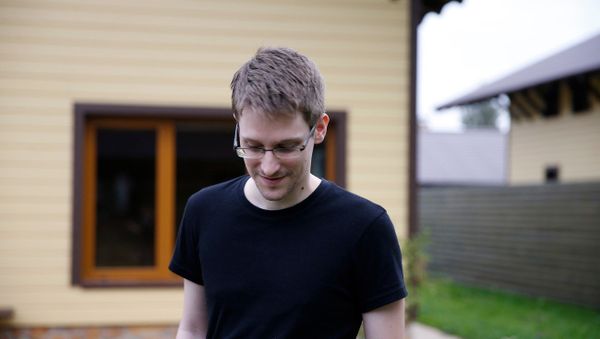Edward Snowden in Citizenfour (2014) - Sputnik International