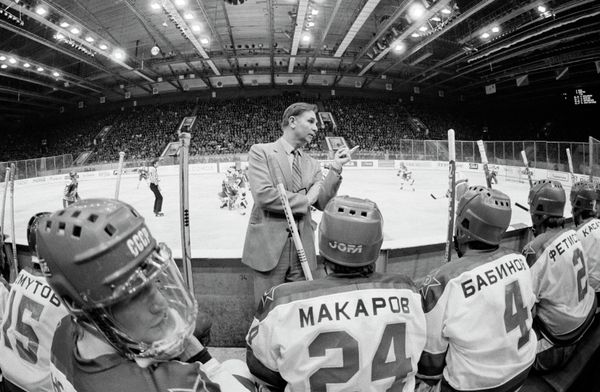 A Hockey Legend: Viktor Tikhonov's Life in Pictures A Hockey Legend: Viktor Tikhonov's Life in Pictures - Sputnik International