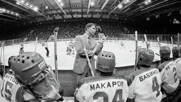 A Hockey Legend: Viktor Tikhonov's Life in Pictures - Sputnik International
