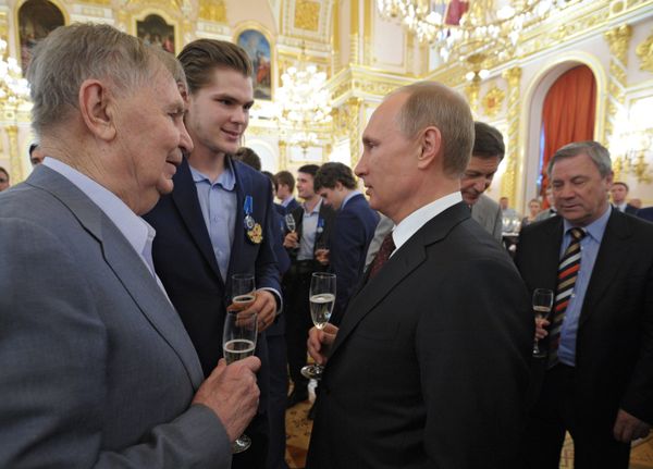 A Hockey Legend: Viktor Tikhonov's Life in Pictures A Hockey Legend: Viktor Tikhonov's Life in Pictures - Sputnik International