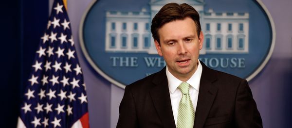 Josh Earnest Josh Earnest - Sputnik International