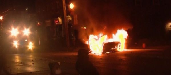 Protesters Riot in Ferguson Setting Buildings, Cars Alight Protesters Riot in Ferguson Setting Buildings, Cars Alight - Sputnik International