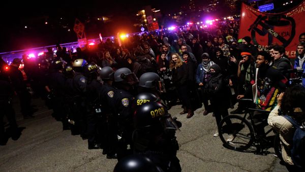 Head of the Rhode Island Police Chiefs' Association said a report that shows Rhode Island police arresting African-Americans at a much higher rate than members of other ethnicities lacks sufficient explanatory data. - Sputnik International