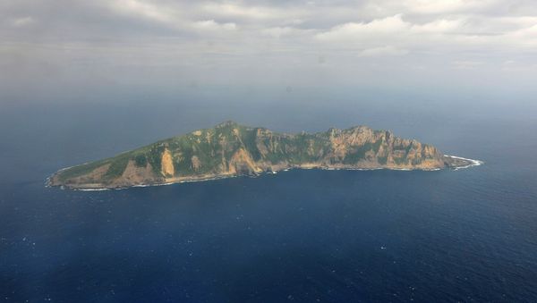 One of the small islands in the East China Sea known as Senkaku in Japanese and Diaoyu in Chinese. (File) - Sputnik International