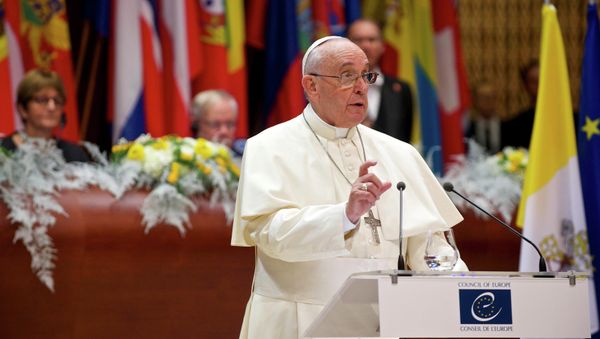 An ultraconservative Polish publicist attacked Pope Francis for his alleged failure to condemn Russia over events in Ukraine. - Sputnik International