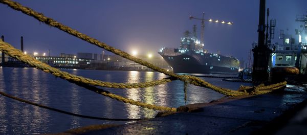 The Sevastopol amphibious assault ship of the Mistral class at the STX Europe shipyard in Saint-Nazaire. - Sputnik International