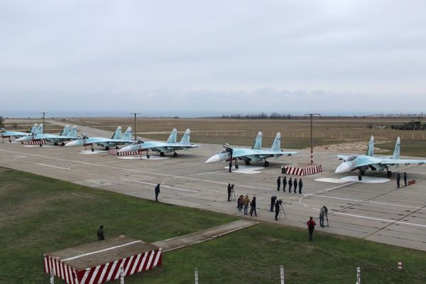 These Sukhoi Su-27 SM Flanker fighters will serve with the 62nd Fighter Regiment of the 27th Combined Air Division of the Russian Air Force at Belbek airfield near Sevastopol. - Sputnik International