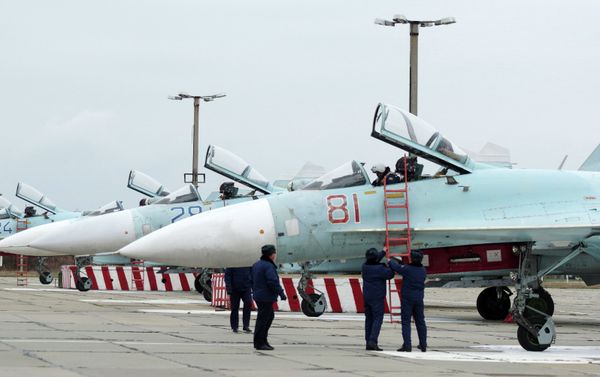 These Sukhoi Su-27 SM Flanker fighters will serve with the 62nd Fighter Regiment of the 27th Combined Air Division of the Russian Air Force at Belbek airfield near Sevastopol. - Sputnik International