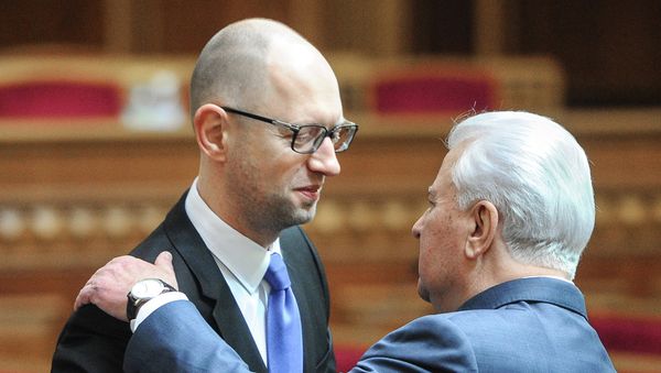 Ukrainian Prime Minister Arseny Yatsenyuk, left, and former President Leonid Kuchma during Ukraine's new parliament first session in Kiev. - Sputnik International