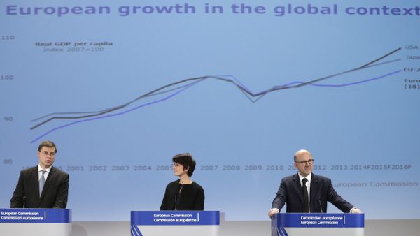 European Commissioners address the media at the European Commission headquarters in Brussels, Friday, Nov. 28, 2014 European Commissioners address the media at the European Commission headquarters in Brussels, Friday, Nov. 28, 2014 - Sputnik International