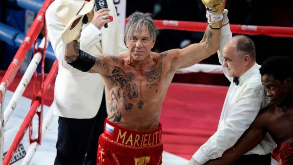 US actor and boxer Mickey Rourke during the official weigh-ins at the Moscow Boxing Academy Boxing & Gym ahead of a bout against US boxer Elliot Seymour. US actor and boxer Mickey Rourke during the official weigh-ins at the Moscow Boxing Academy Boxing & Gym ahead of a bout against US boxer Elliot Seymour. - Sputnik International
