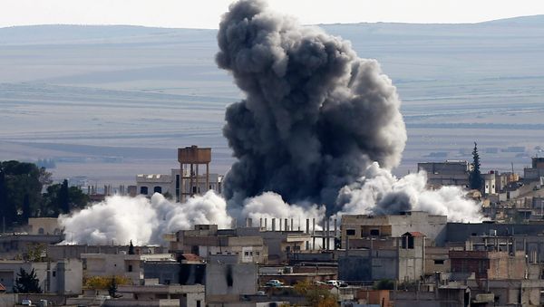 Ankara has denied Kurdish activists’ claims that Islamic State (IS) militants have launched a terrorist attack on Turkish-Syrian border town of Kobani from the Turkish territory - Sputnik International