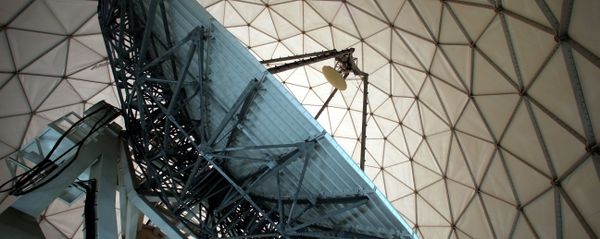 A satellite dish is photographed inside of a receiver, a so-called Radom, at the German Intelligence Agency,BND , facility near the Mangfall barracks in Bad Aibling,, near Munich Germany - Sputnik International