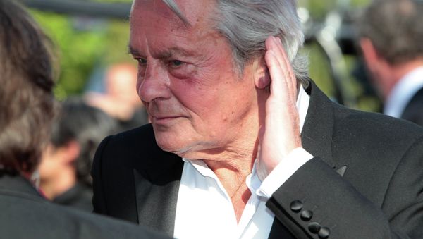 Alain Delon put his arms collection up for auction - Sputnik International