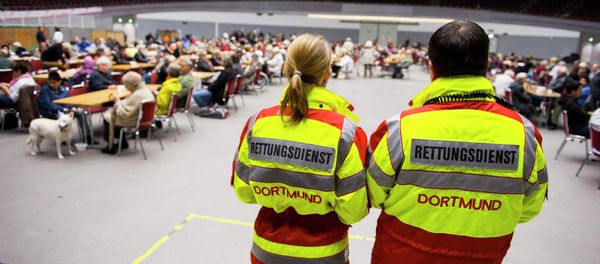 Approximately 17,000 people are currently being evacuated from the German city of Dortmund due to a 1.8 metric ton British air bomb which was found in the area - Sputnik International