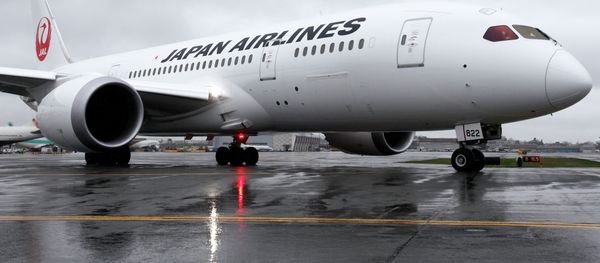 A Japan Airlines Boeing 787 taxis to the runway at Logan International Airport in Boston A Japan Airlines Boeing 787 taxis to the runway at Logan International Airport in Boston - Sputnik International